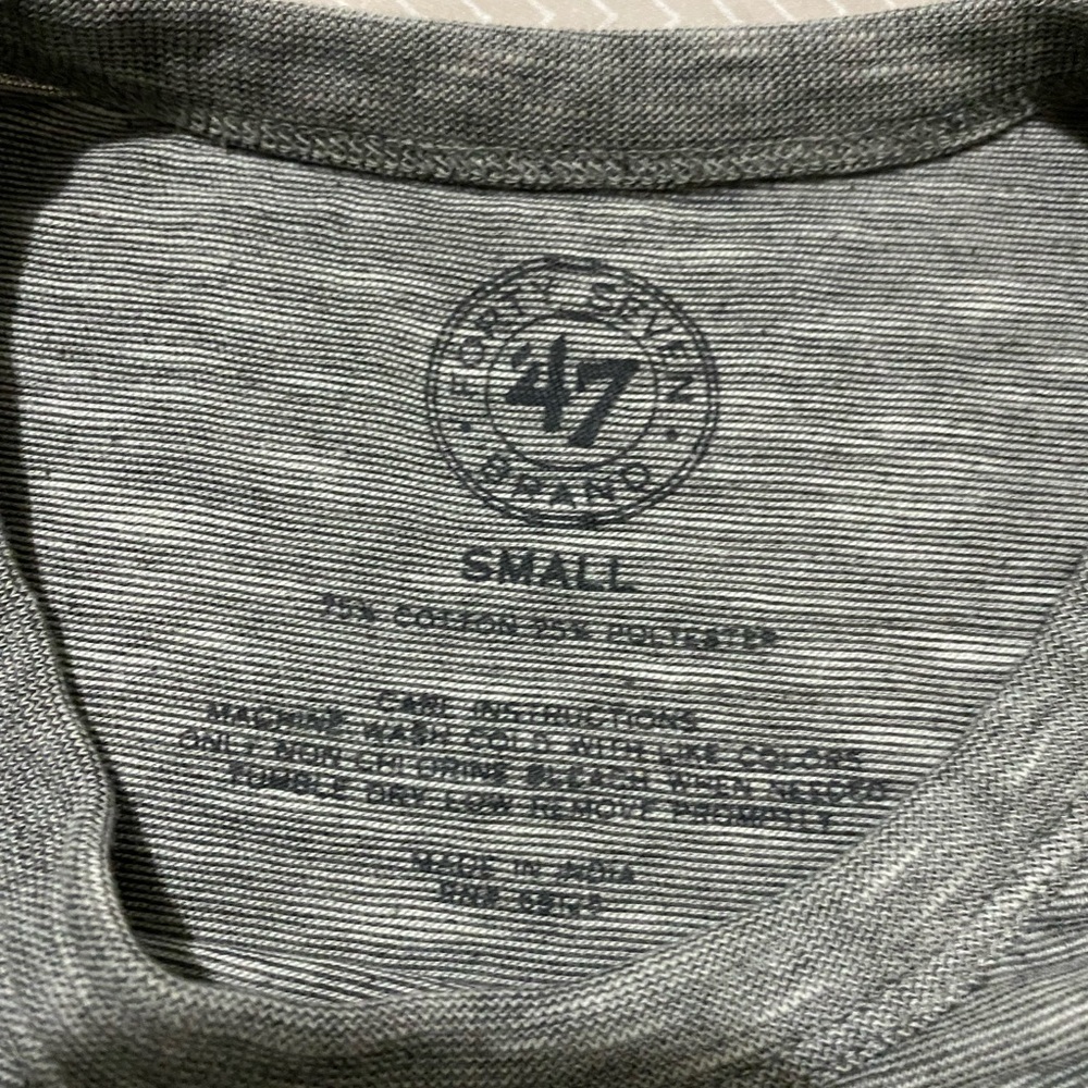 Mens New York Rangers Gray T-Shirt Small ‘47 Brand - Picture 2 of 2